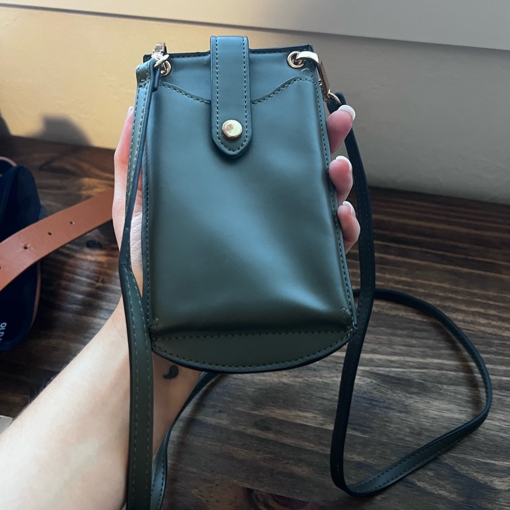 A new day cell phone/wallet cross body!
